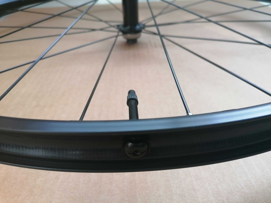 Par de rodas Bontrager TR 29"x25mm, center lock, cubo shimano MS 12V
