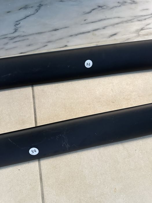 Barras de tejadilho para veículos com barras longitudinais
