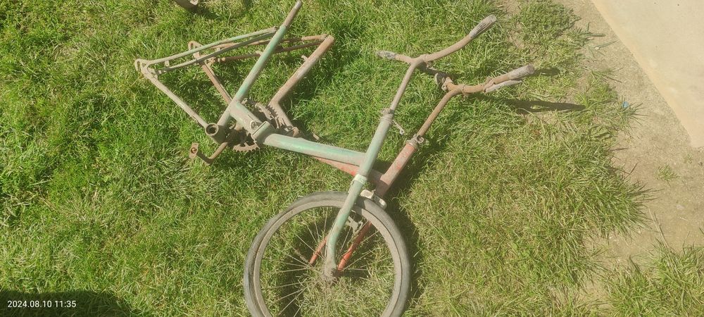 Rama roweru stara PRL, Ukraina, Vigry 3