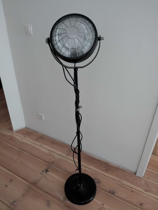 IKEA SVARTNORA – industrialna lampa podłogowa loft, czarna