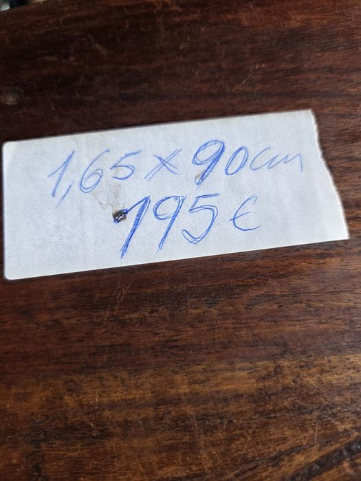 Mesa de jantar  em madeira exótica