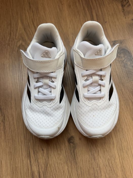 Легенькі кросівки adidas 29р