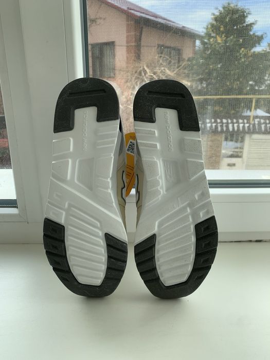 Продам НОВі кросівки. 41розмір