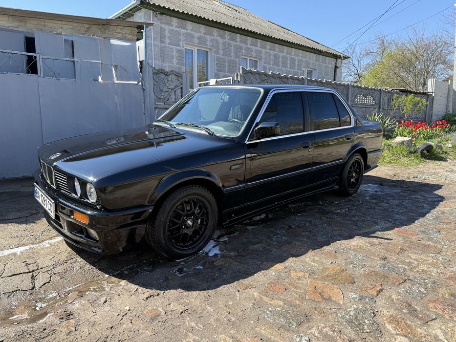 Продам Bmw e30 324D