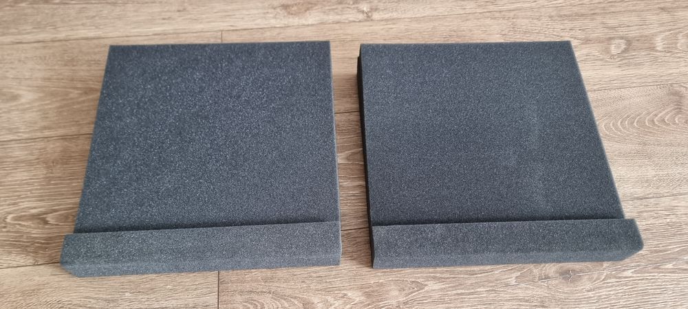 Podstawki akustyczne z pianki pod monitory studyjne