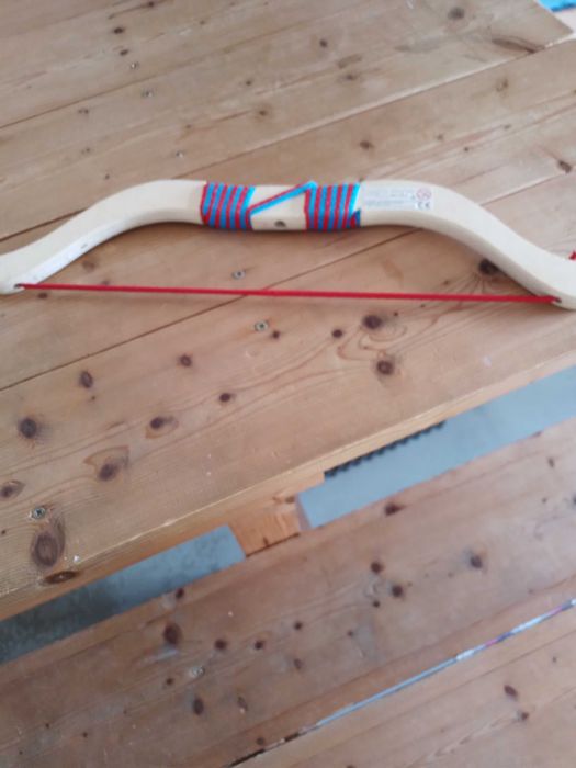 Arco em madeira para criança