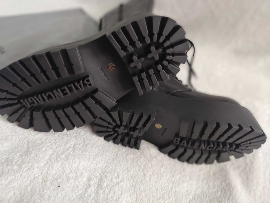 Balenciaga skórzane piękne buty 42.