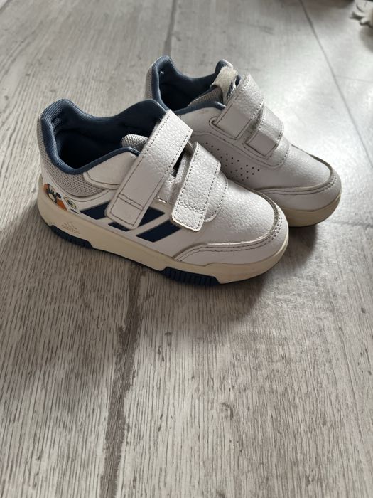 Продам детские кроссовки adidas