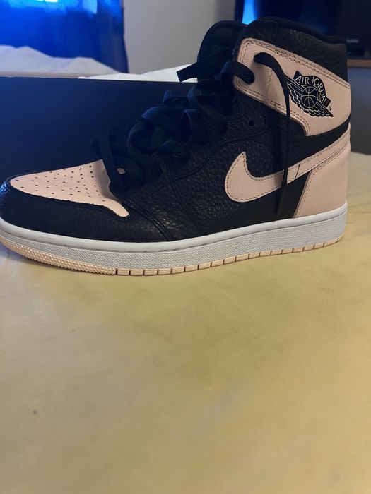 Air Jordan 1 crimson tint