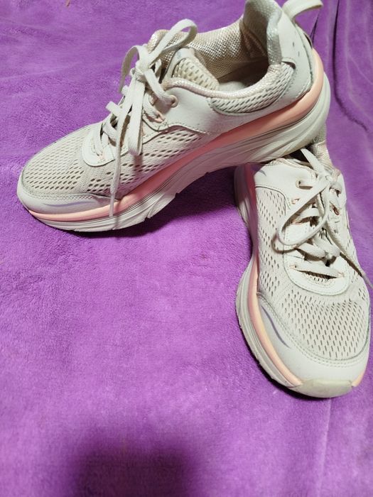 Продам кросівки.