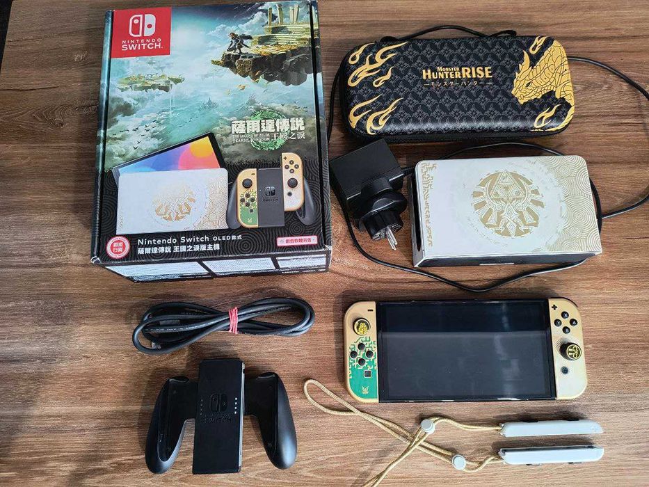 Nintendo Switch OLED (Zelda Limited Edition) + кейс и карта памяти