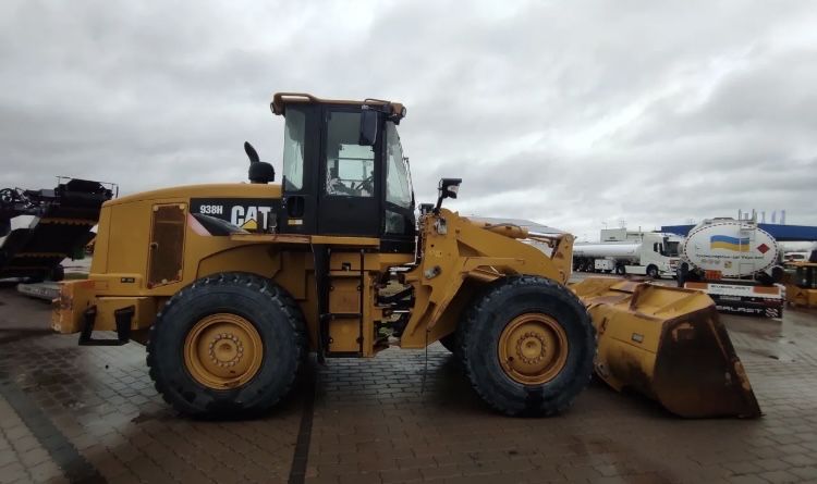 Навантажувач фронтальний CAT 938 2011р