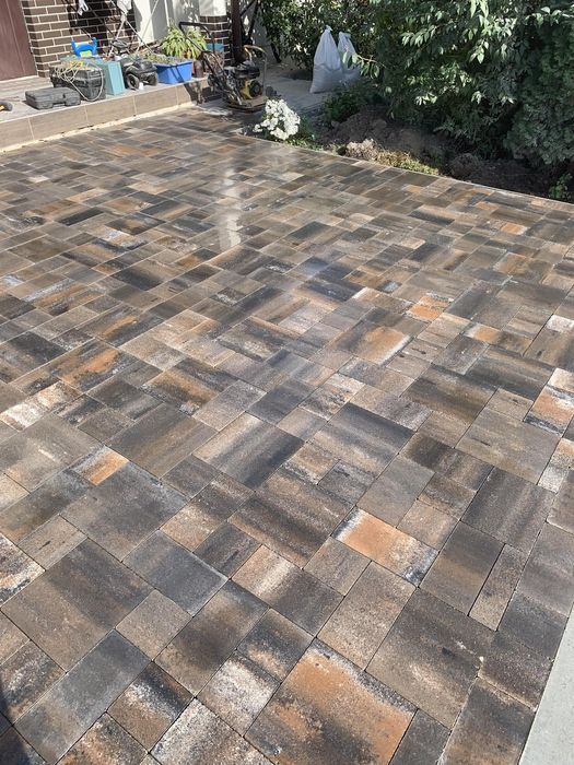 Укладання тротуарної плитки