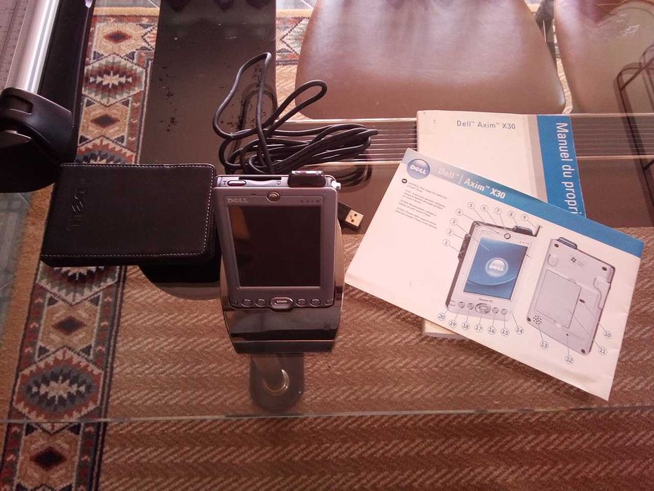 Pocket PC Dell Axim X30 com estojo de afixação ao cinto