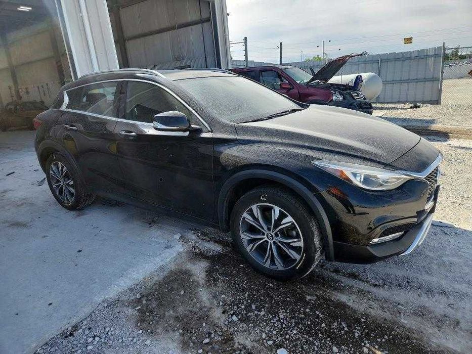 2018 Infinity QX30 PREMIUM