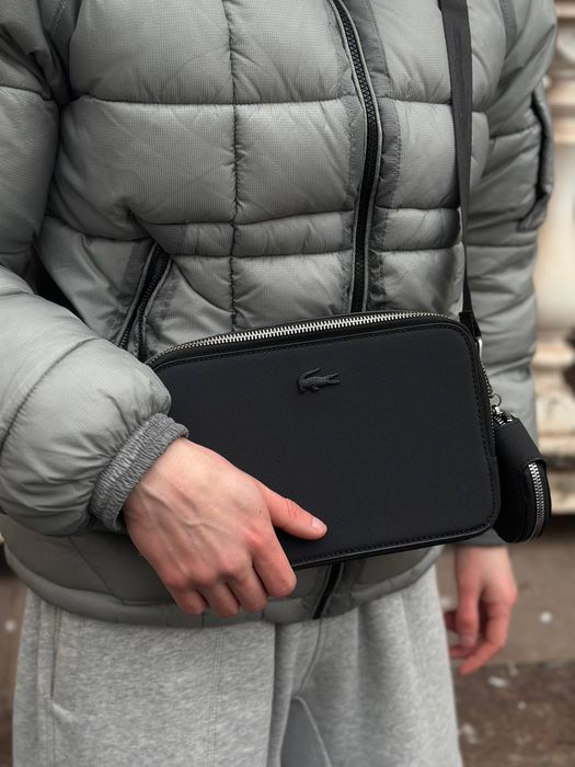 Сумка Lacoste через плече екошкіра чорна