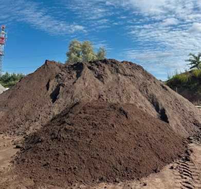 CZARNOZIEM ZIEMIA NA PODNIESIENIE Terenu ogrodu trawnik Dostawa Humus