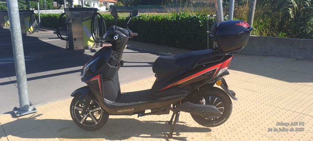 Neovolt Pulse 72V 65km de autonomia, 65km/h velocidade máxima.