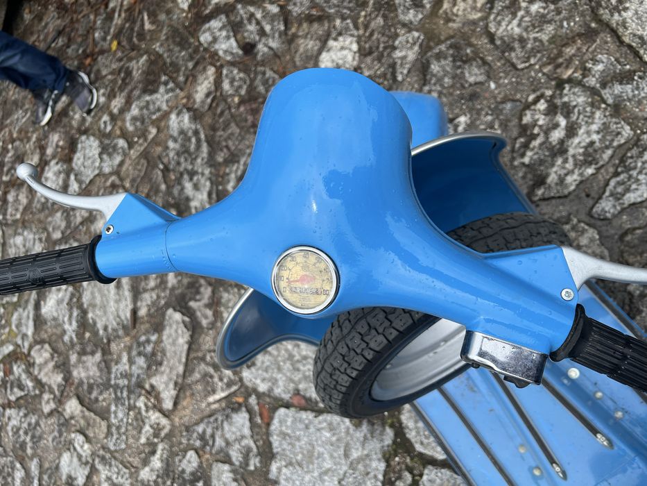 Vespa 50s bem estimada