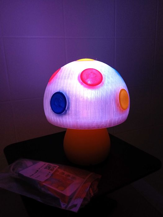 Luminária cogumelo bateria 16 cores com cabo USB e comando