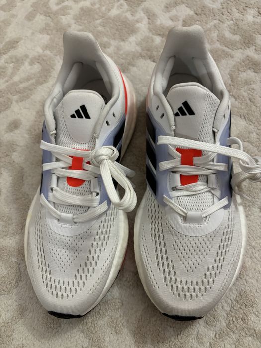 Продам  кроссовки Adidas унисекс