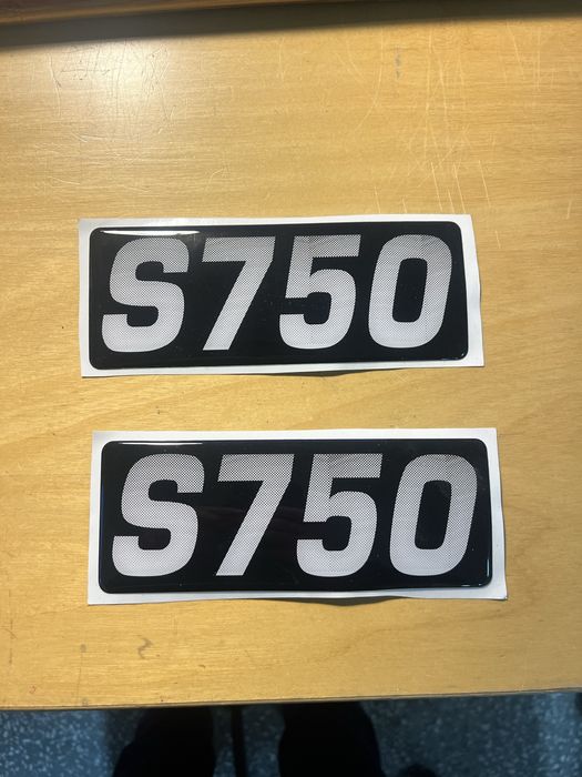 Bobcat s750 emblemat