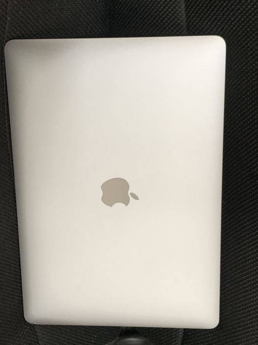 MacBook Pro 2020, 8 GB RAM, 256 GB SSD, Intel Core i5 Quad-Core, with Warranty64284544921474123