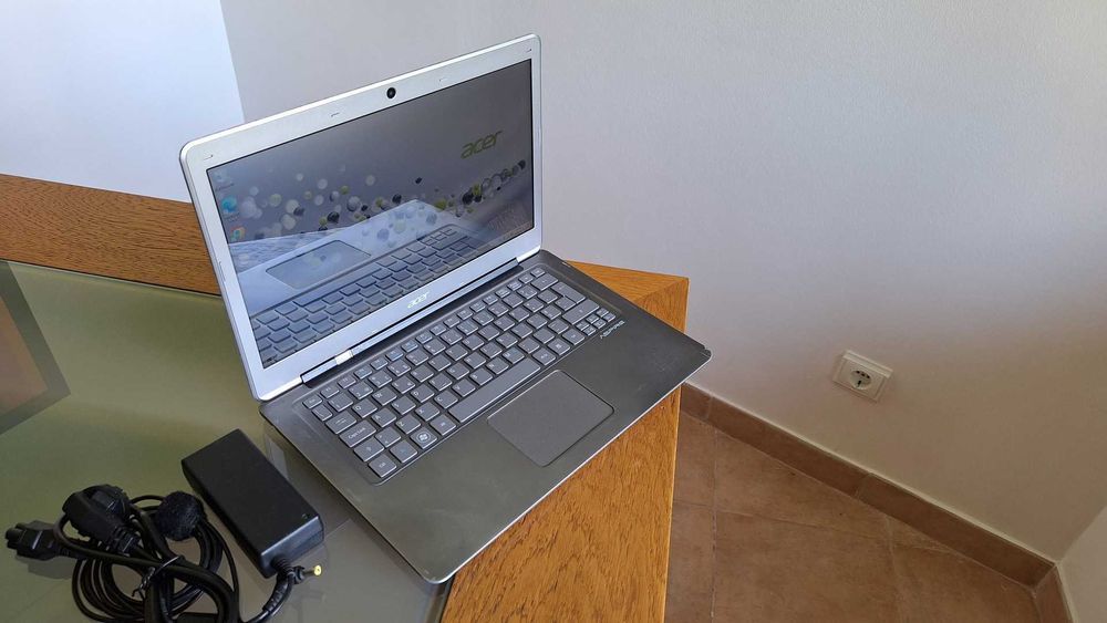 Acer Aspire S3- Core i5 2.3GHz- 4GB Ram- SSD 256GB