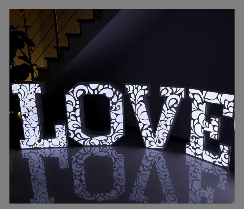 Napis led LOVE azurowy -  wesele