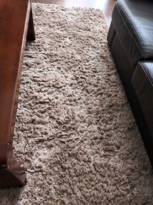 Carpete lindíssima com qualidade superior. Em bege. 2.90×2.00m.