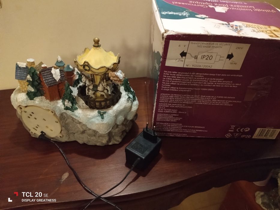 Aldeia de Natal com carrocel