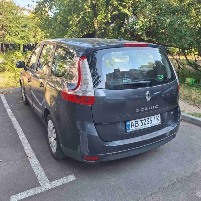 Renault Grand Scenic 2011 року