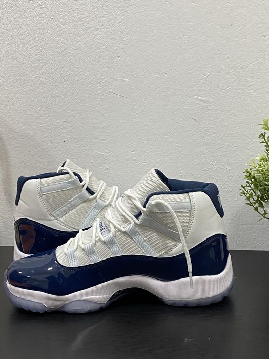 Jordan 11 azul e branco