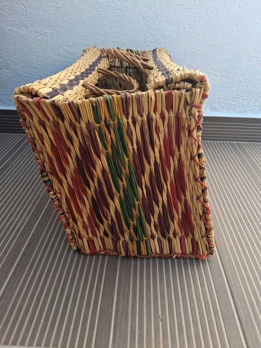 Vende-se Cesta de Junco Tradicional