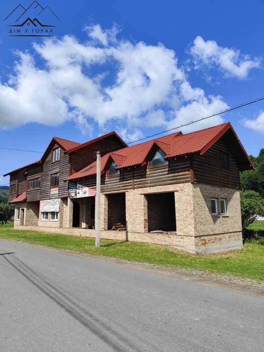 Продаж будинку під комерційну діяльність у с. Шешори неподалік річки