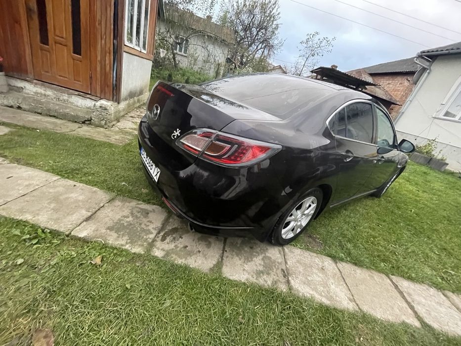 Мазда 6 2010 року