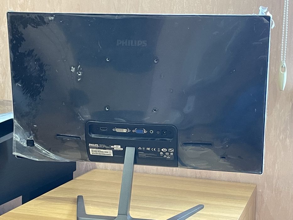 Монітор philips 246e