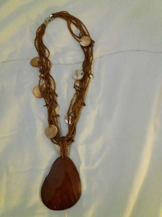 Colares novos - Marcas Conhecidas - 2€ cada