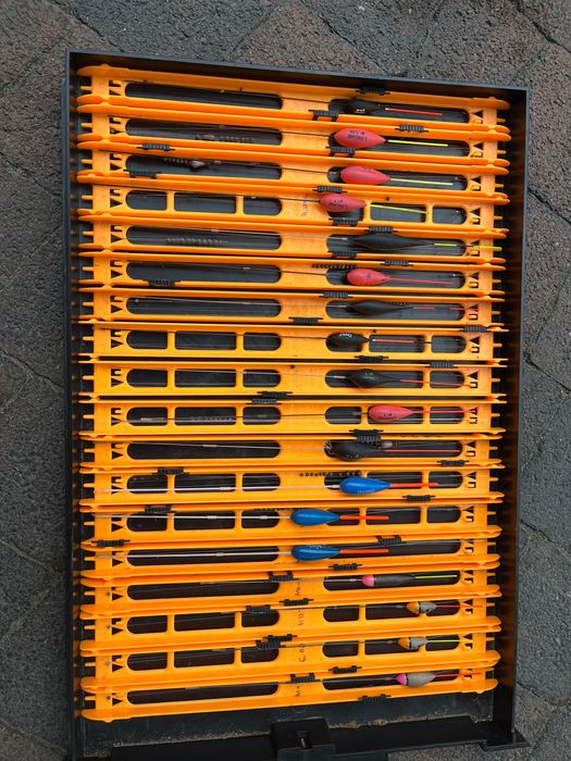 Zestawy wędkarskie 70szt