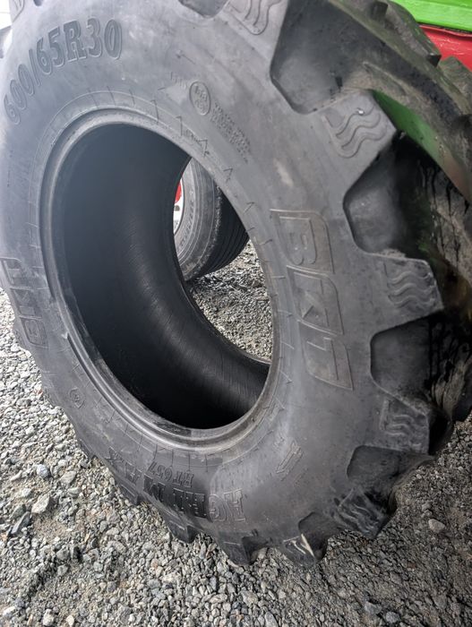 Opony 600/65 R 30 BKT