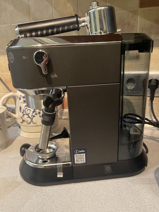 Продам кавомашину Delonghi EC 685M Dedica