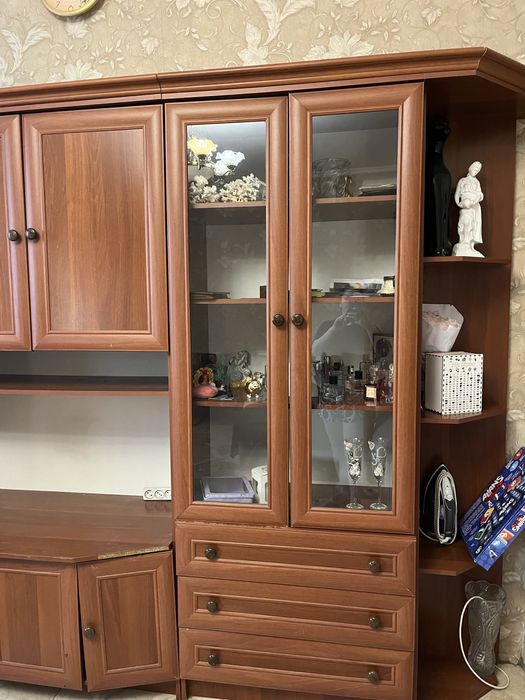 Продам  дешево стінку