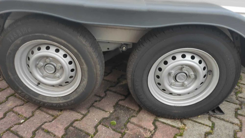 Nowa przyczepa 2200kg