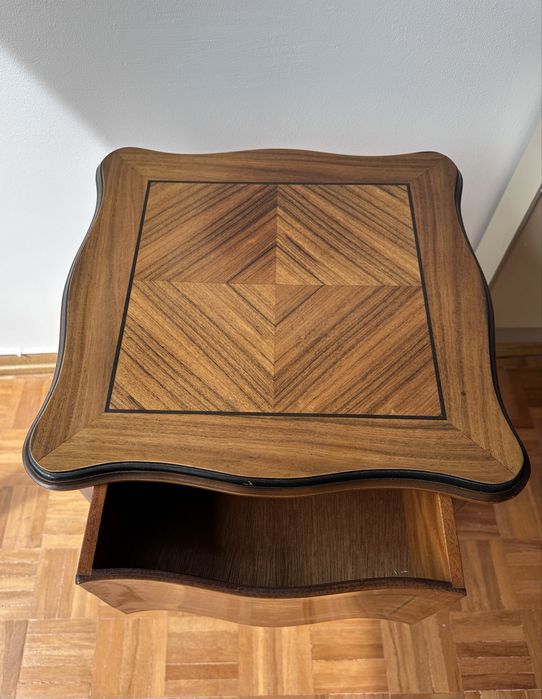 Mesa de apoio em madeira