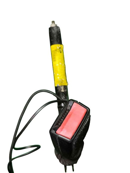 Encaixe de Cinto Frente Esquerdo FORD FOCUS II