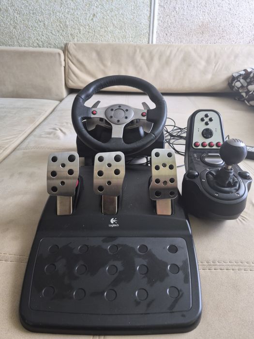 Кермо, педалі + коробка передач Logitech g25