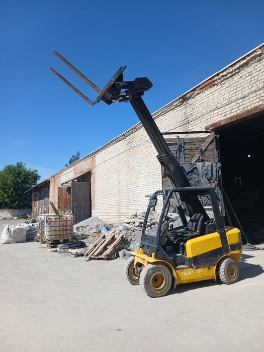 Навантаж телескопічний JCB TXT