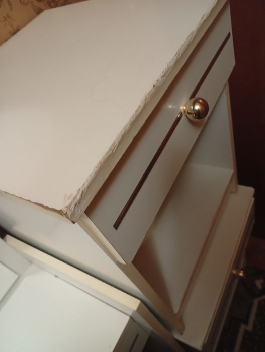 Продається тумба з дзеркалом