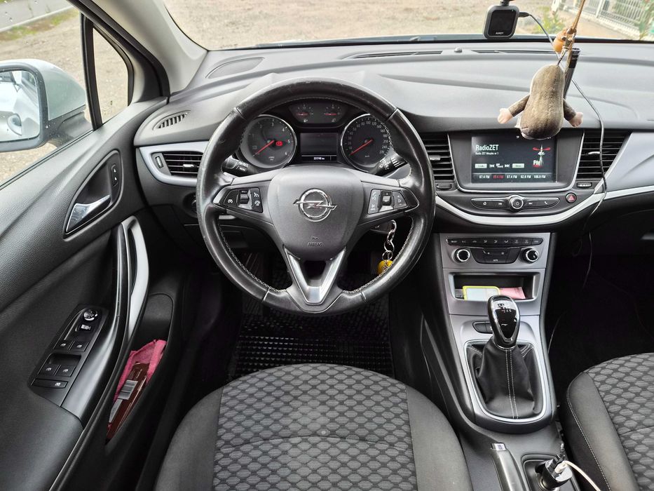 Opel  Astra 1.6 TDCI