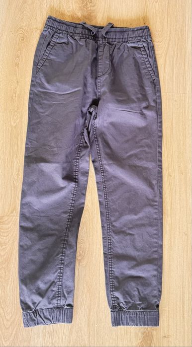 Chlopiece joggery na  146 cm